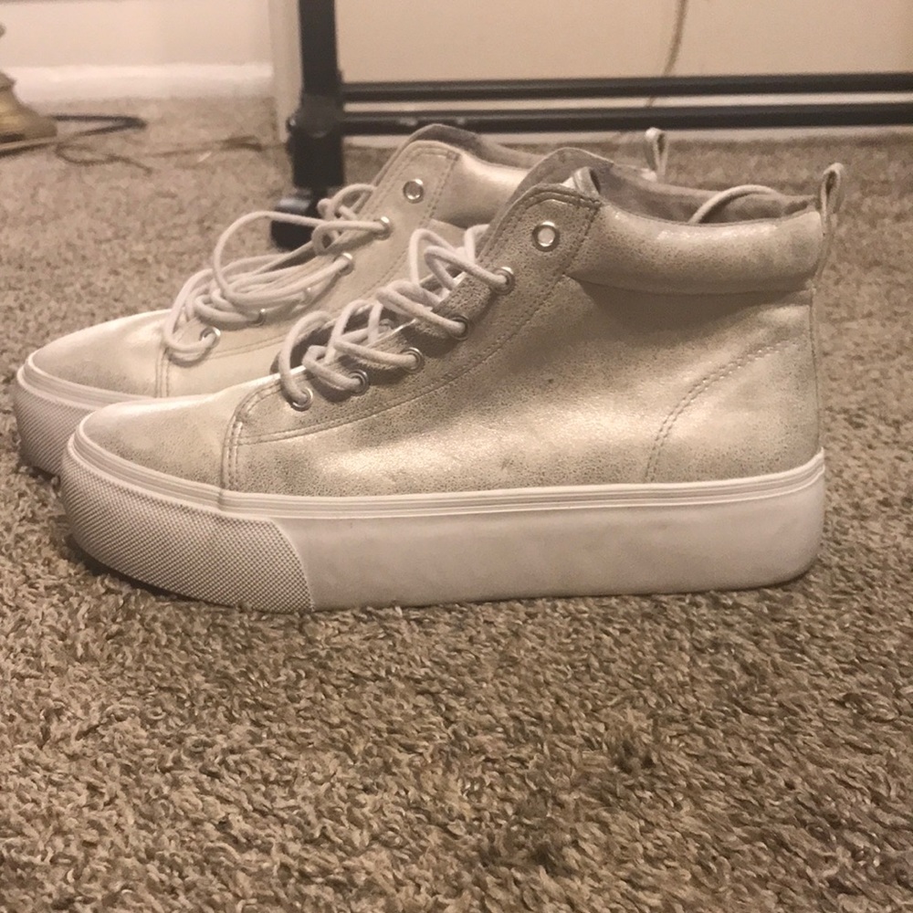 Platform sneakers